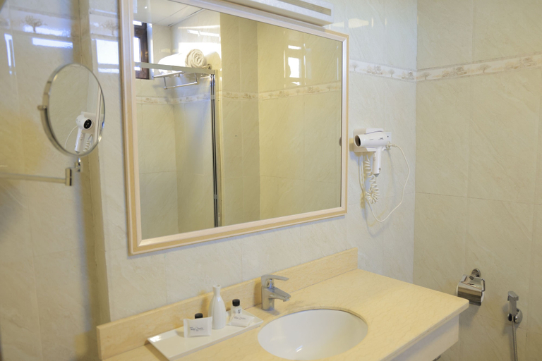 Bathroom 4, Tolip Olympia Hotel, Addis Abeba