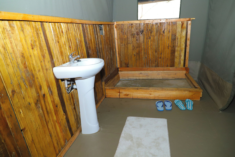Bathroom 3, Emunyan Mara Camp, Narok North