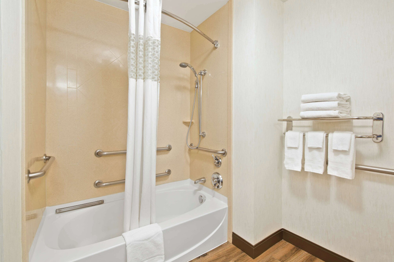 Bathroom 4, Hampton Inn & Suites by Hilton Walla Walla, Walla Walla