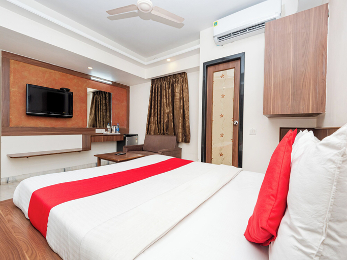 Bedroom 3, Hotel Balwas, Surat