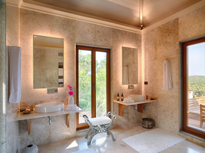 Bathroom 5, Kahani Paradise, Uttara Kannada