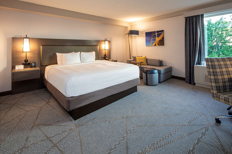 Bedroom 3, DoubleTree by Hilton Pittsburgh Airport, Allegheny