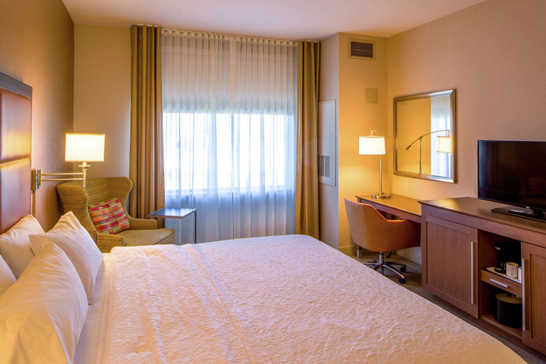 Bedroom 4, Hampton Inn Houston Downtown Convention Center, Houston