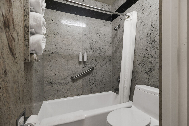 Bathroom 4, Country Inn Sonora, Tuolumne