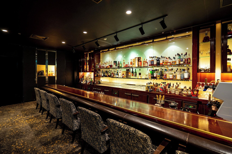 Food & Drinks 18
