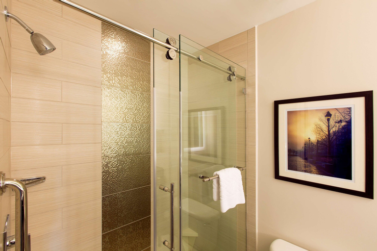 Bathroom 22