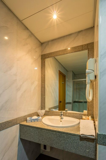 Bathroom 5, VIP Executive Suites Maputo Hotel, Maputo