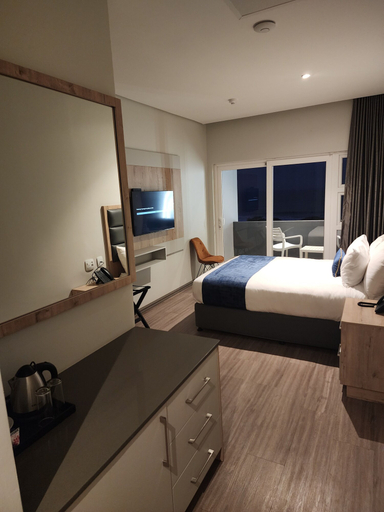 Bedroom 4, 12 Oceans Hotel and Conference Centre, eThekwini
