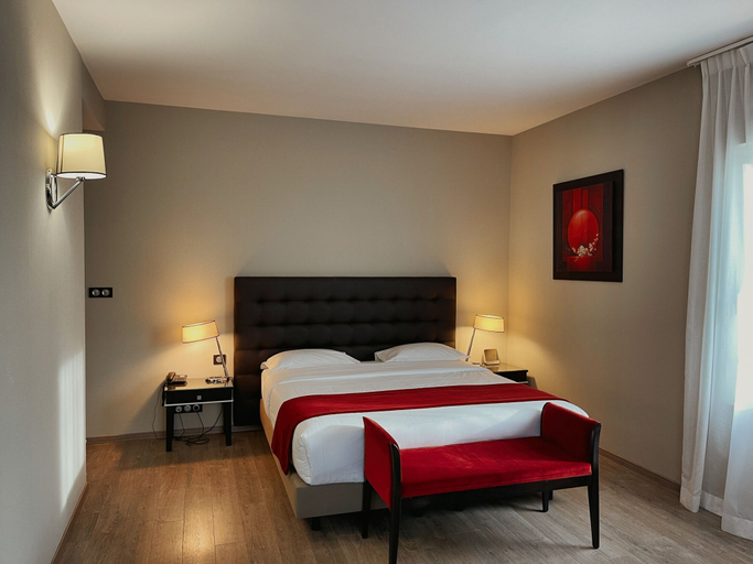 Bedroom 4, Amicitia, Val-d'Oise
