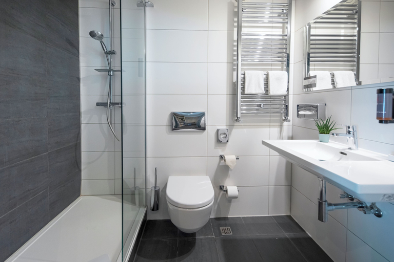 Bathroom, Hotel Kaiserhof Landshut, Landshut