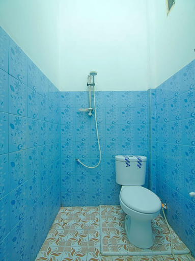 Bathroom, OYO 91730 De' Mande Homestay Syariah, Padang