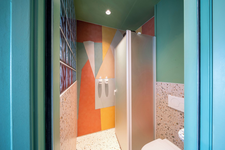 Bathroom 3, Hotel Tourist Inn, Amsterdam