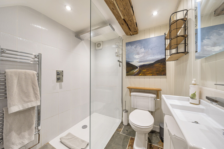 Bathroom 3, Barton Cottage Bed and Breakfast, Dorset