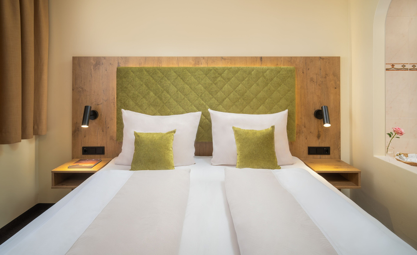 Bedroom 4, Hotel Vitaloase zu den drei Brüdern, Zell am See