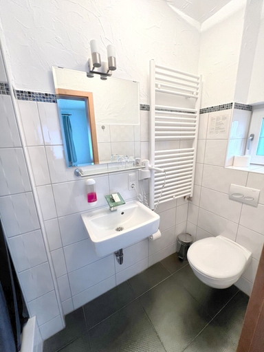 Bathroom 5, BnB Fliegerhaeusle Hagnau 24h Self Check In, Bodenseekreis