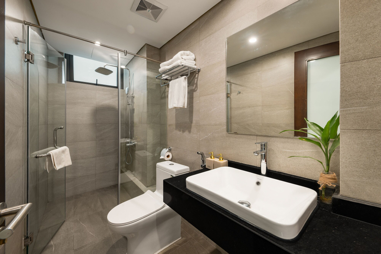 Bathroom 5, Hanoi Fiesta Grand Hotel, Hoàn Kiếm
