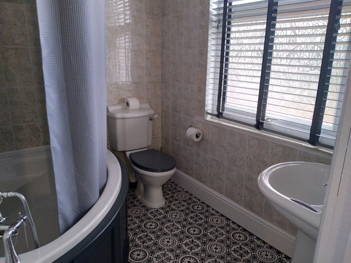 Bathroom 3, Wentvale, Wakefield