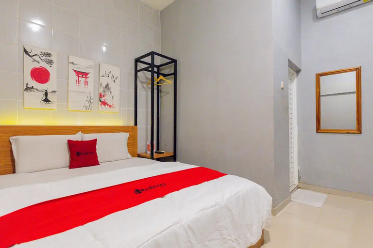 Bedroom 2, RedDoorz @ Manukan Surabaya, Surabaya