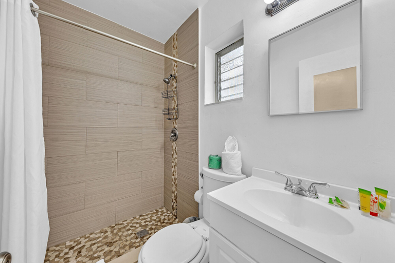 Bathroom 5, The Sunrise, Broward
