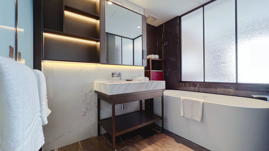 Bathroom 5, Swissotel Shenyang, Shenyang