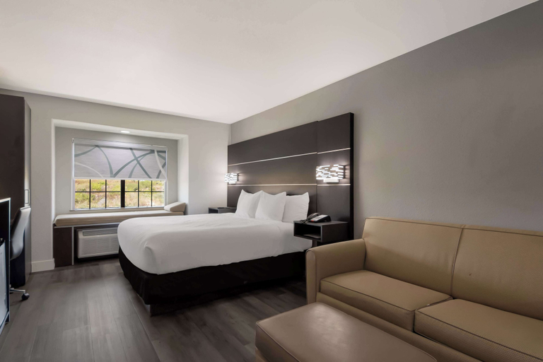 Bedroom 3, Best Western SeaWorld San Antonio, Bexar