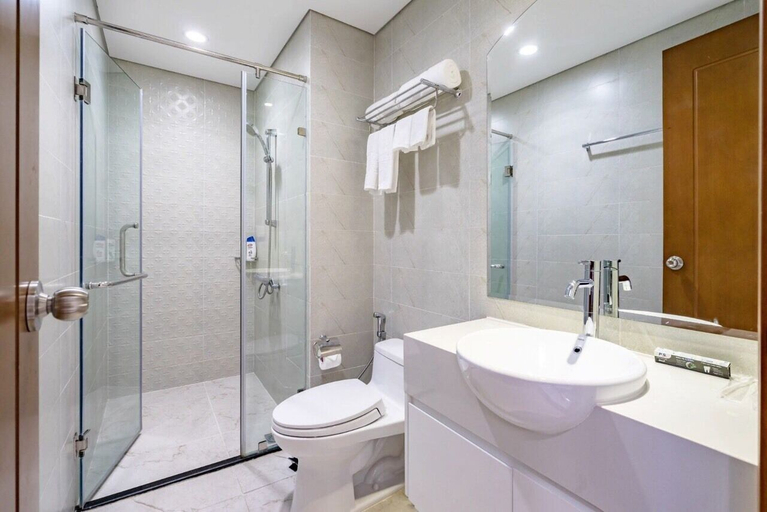 Bathroom 4, Luxury Apartment in Vinhomes, Bình Thạnh