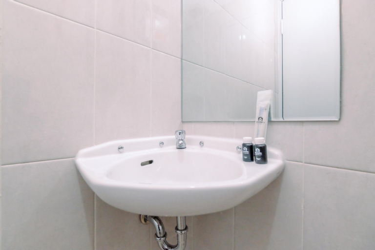 Bedroom 2, Well Furnished and Comfy 2BR at Royal Heights Apartment By Travelio, Bogor