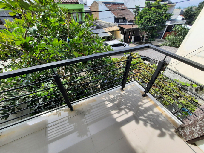 Others 5, Rumah Bagus Bandung Sarijadi, Bandung