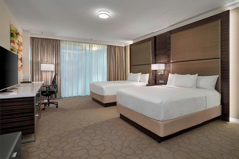 Bedroom 5, Delta Hotels by Marriott Edmonton Centre Suites, Division No. 11