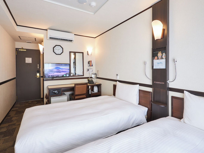 Bedroom 3, Toyoko Inn Tsu-eki Nishi-guchi, Tsu
