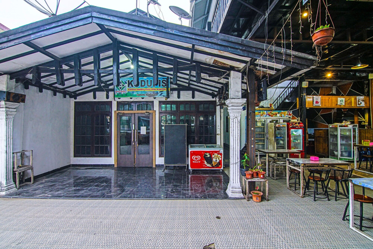 Exterior & Views 1, OYO 91730 De' Mande Homestay Syariah, Padang