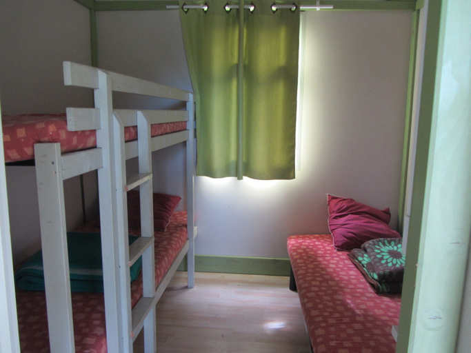 Bedroom 2, Camping des Etoiles - Chalets, Aveyron