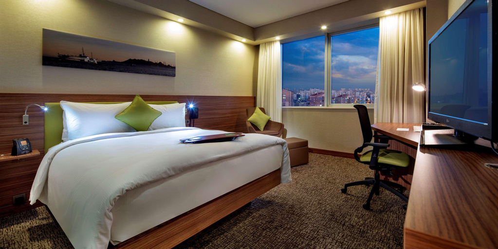 Bedroom 3, Hampton by Hilton Istanbul Kayasehir, Basaksehir