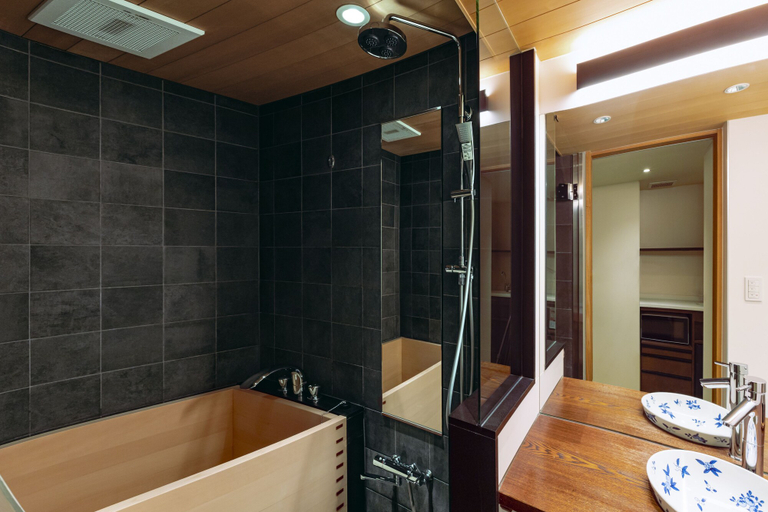 Bathroom 4, Rinn Gion Hanatouro, Kyoto