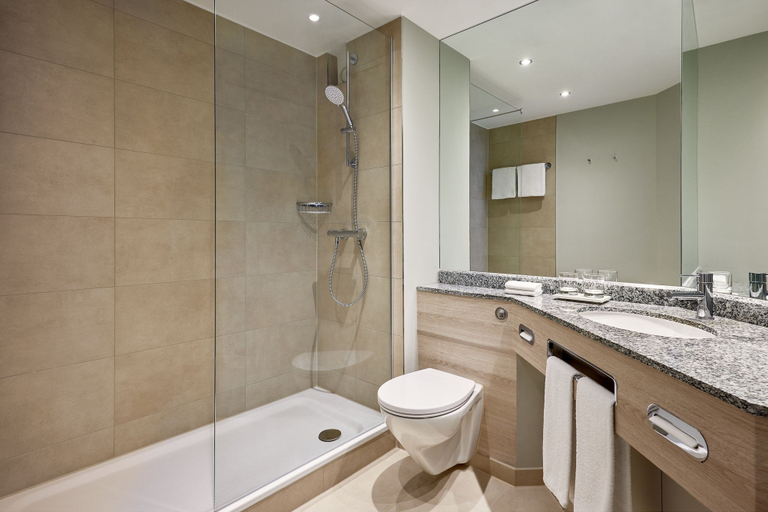 Bathroom 4, Courtyard by Marriott Schwerin, Schwerin