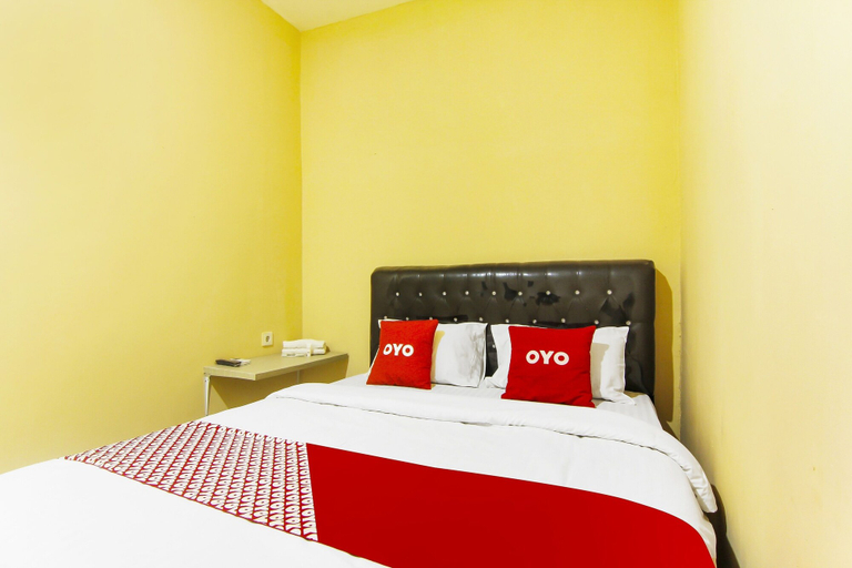 Bedroom 1, Hotel O Pagi Sore Residence, Padang