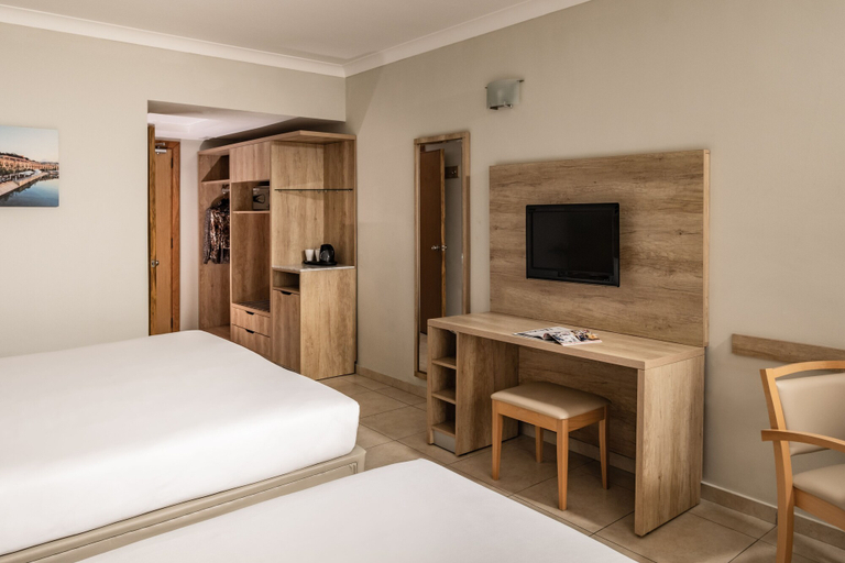 Bedroom 3, QAWRA Palace Resort & SPA, Saint Paul's Bay