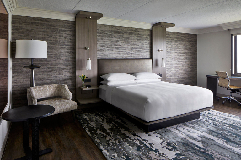 Bedroom 2, Ann Arbor Marriott Ypsilanti at Eagle Crest, Washtenaw