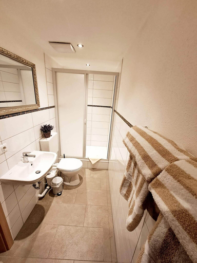 Bathroom 3, Pension Gasthof Etzerschlössl, Berchtesgadener Land