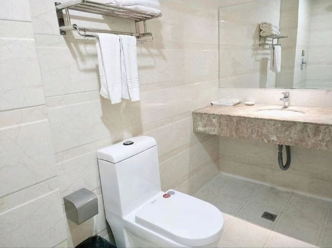 Bathroom 5, Huaxi Hotel, Harbin