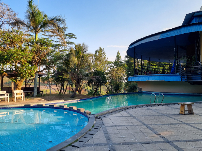 Sport & Beauty, High Livin Apartment Dago, Bandung