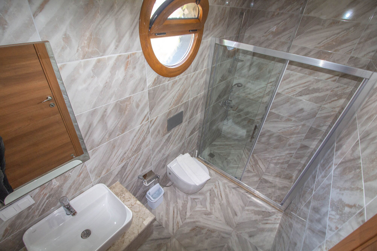 Bathroom 3, Oludeniz Tuna 2 Villa, Fethiye