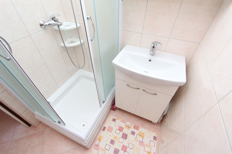Bathroom 3, Apartments Lara, Rovinj