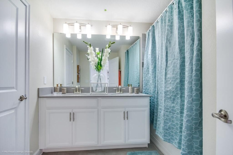 Bathroom 3, 4832rc 4 Bedroom Townhouse by Redawning, Osceola