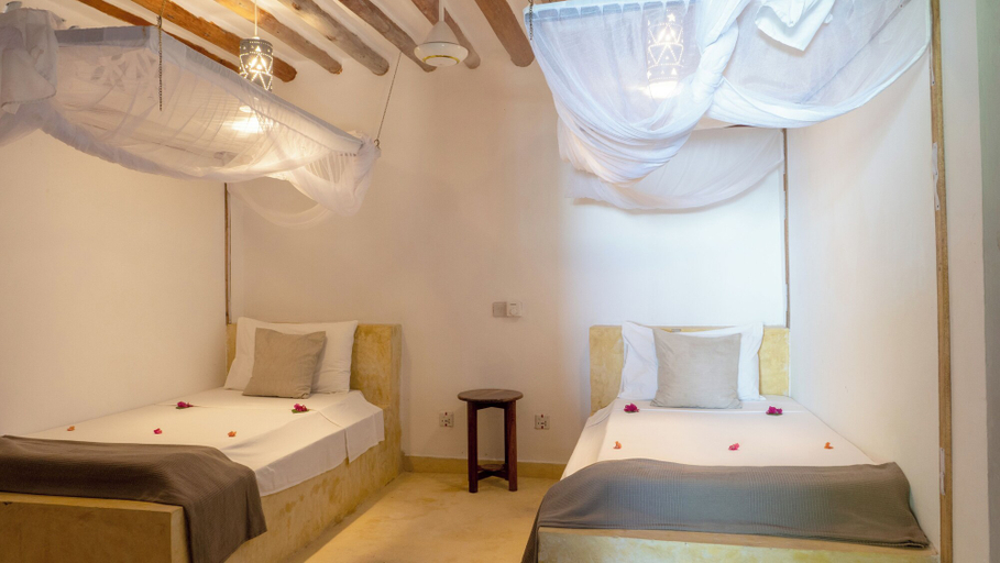 Bedroom 3, Raha Lodge, Kusini