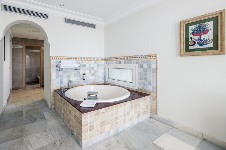 Bathroom 4, Playacartaya Hotel, Huelva