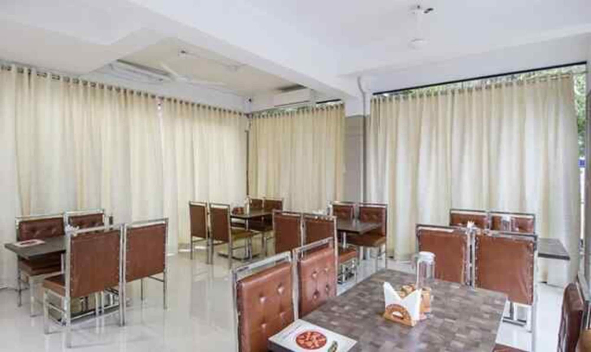 Food & Drinks 4, FabHotel Limestone Suites - 750m from Yashoda Hospitals, Somajiguda, Hyderabad