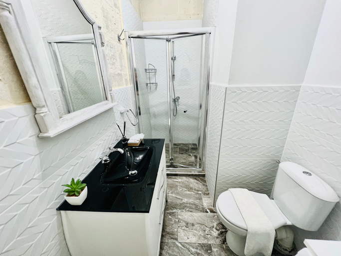 Bathroom 4, Bright Loft in Center • Near Grand Master Palace