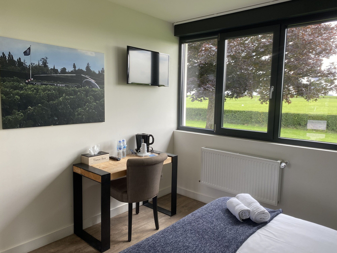 Bedroom 2, l'Aérodrome de la Baie de Somme, Somme