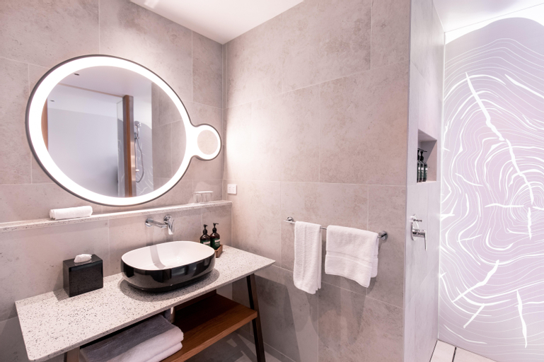 Bathroom 17